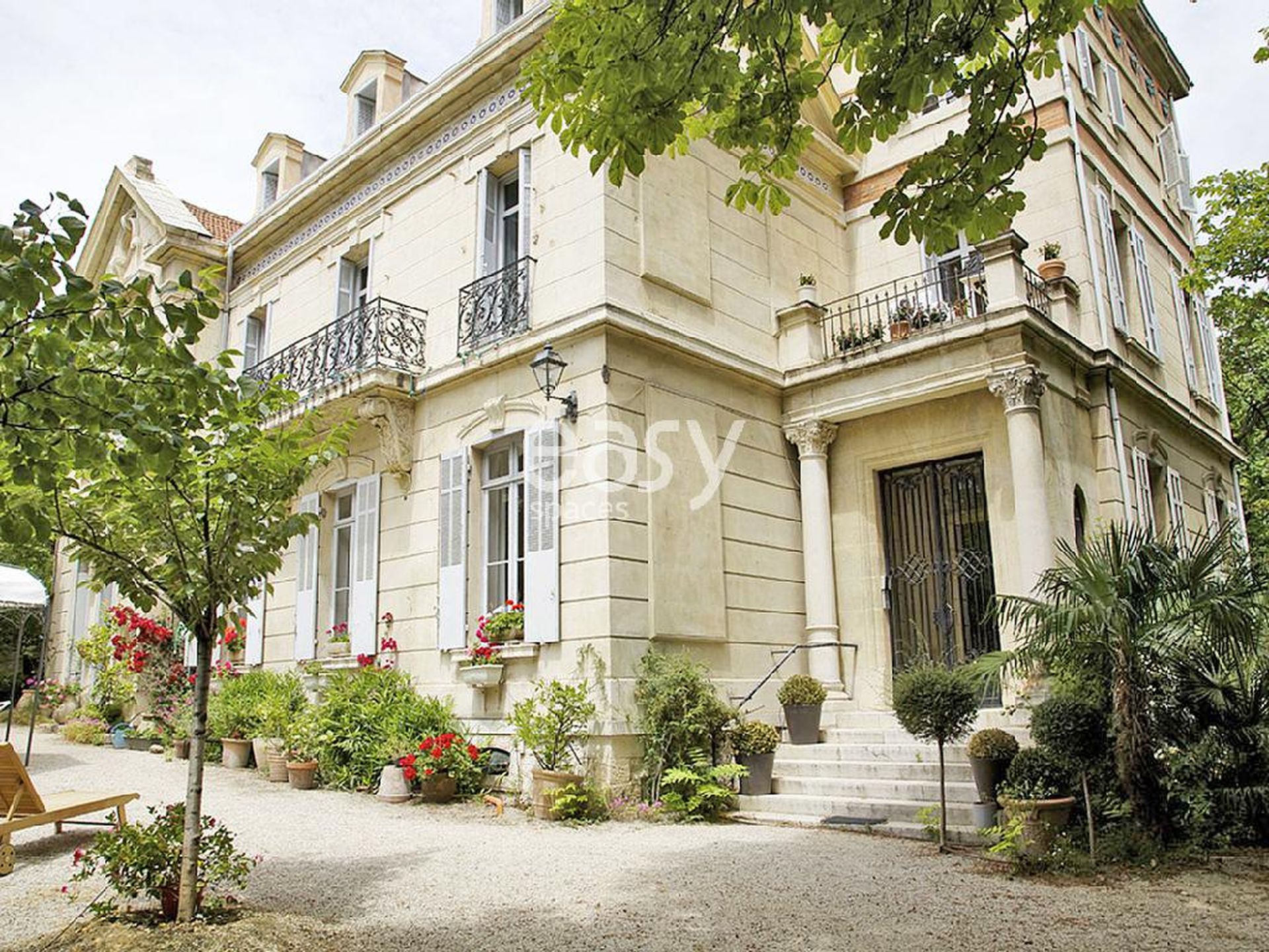 Location de ma villa contemporaine pour tournage de film à Paris