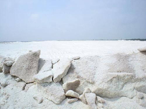 Dunes et  Sols craquelés pour production photographique près de Marseille