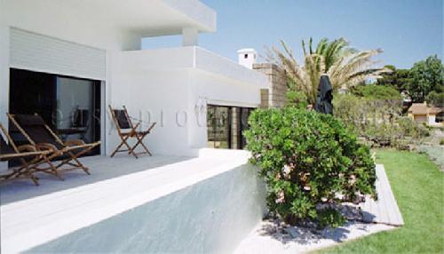 Location de maison contemporaine dans le Var près de Saint-Tropez