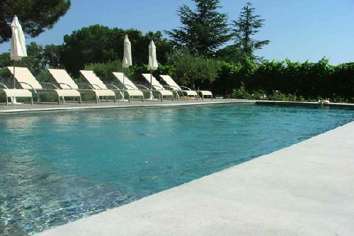 MAISON CLASSIQUE POUR PRODUCTION PHOTOS FILMS SUD DE LA FRANCE