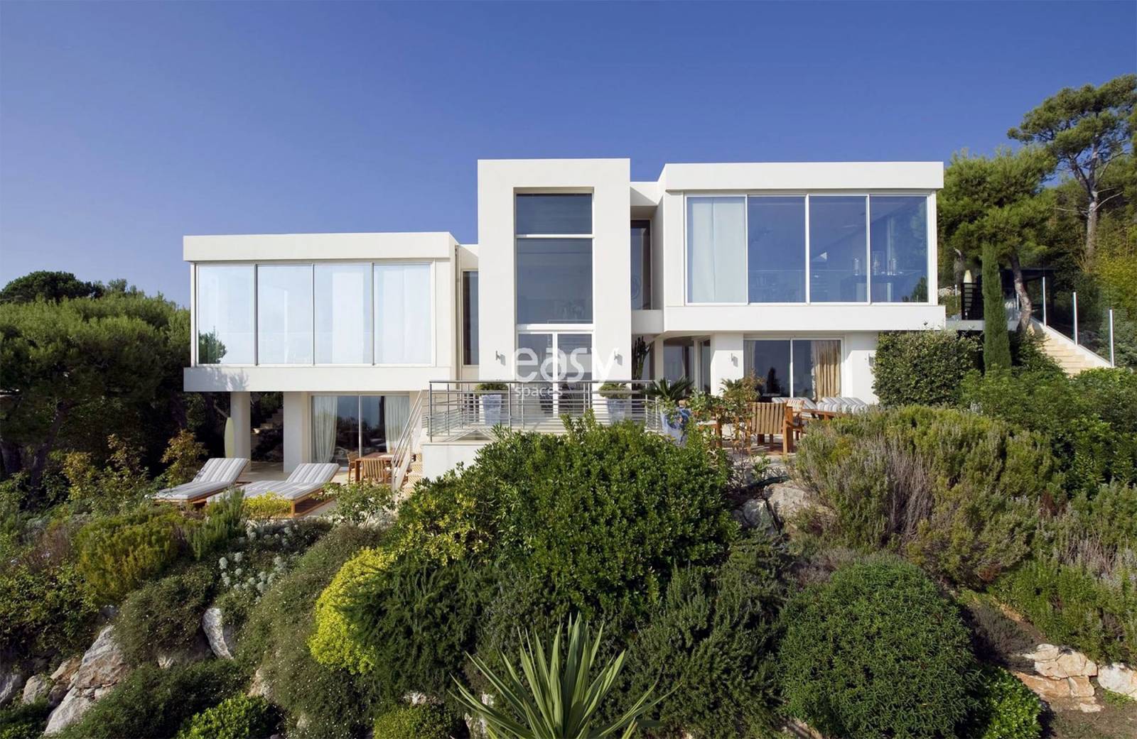 Location de ma villa contemporaine pour tournage de film en Île-de-France