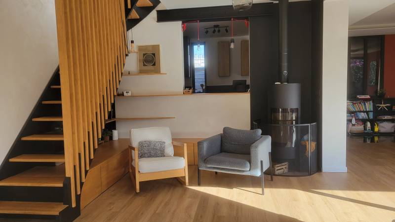 Intérieur moderne de maison pour tournage à Nantes 44