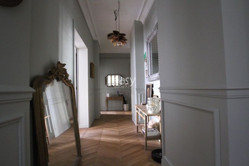 lieu parquet moulure à paris centre