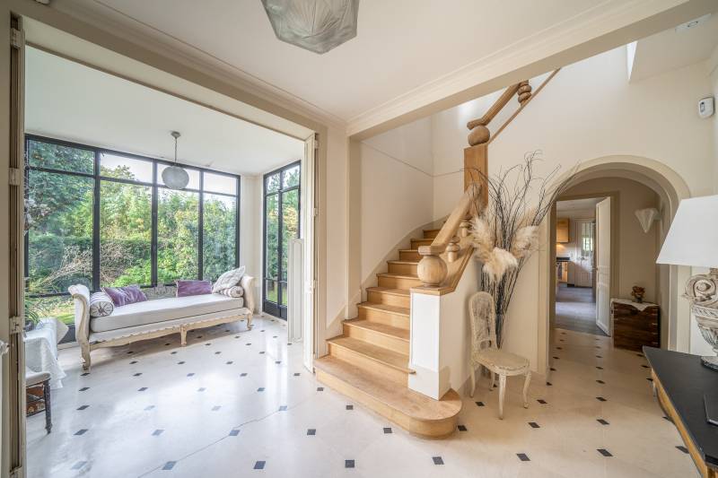 villa en banlieue parisienne pour tournage