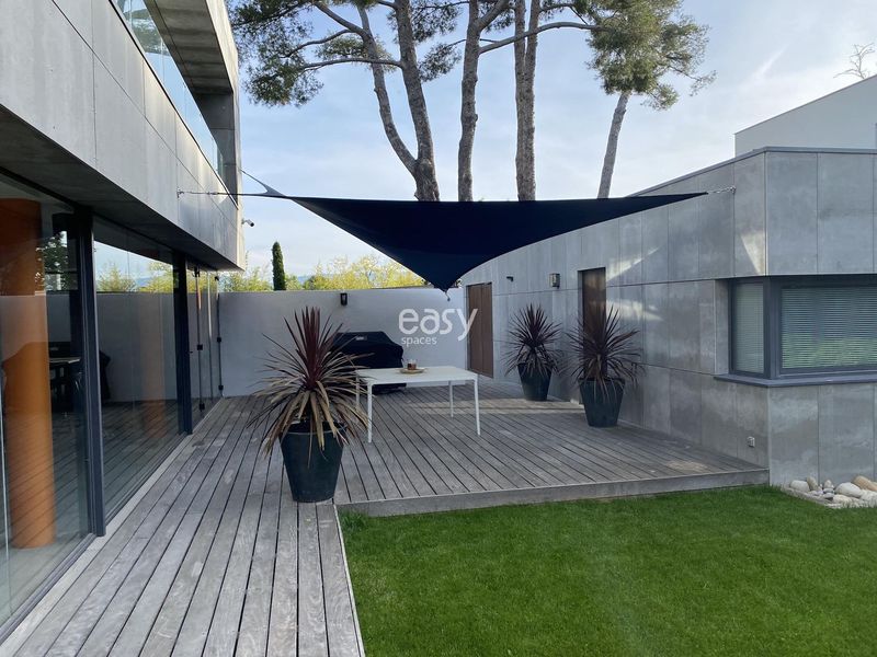 location de villa d ' architecte contemporaine pour tournage a marseille