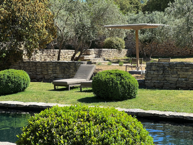 maison en pierre pour production photo