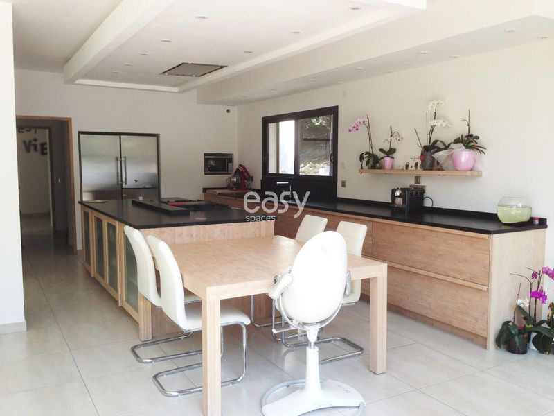 Cuisine contemporaine pour shooting photo, Paca