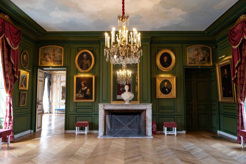 décor historique à louer pour tournage paris -IDF