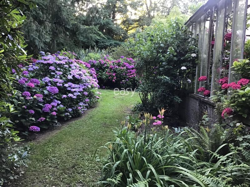 maison classique avec jardin dans le nord