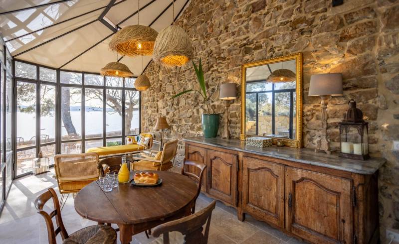 maison à louer avec accès mer pour tournage sud de la france