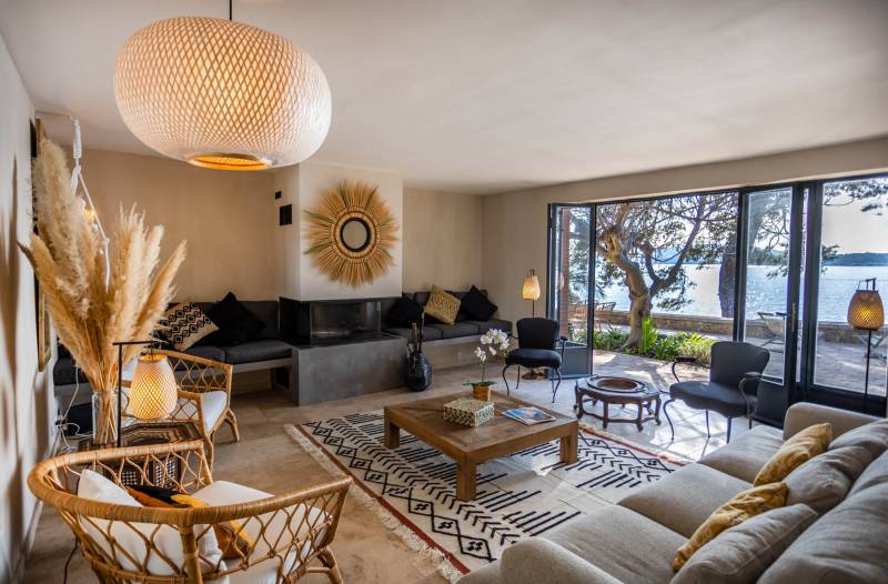 louer un lieu accès rochers pour tournage 83