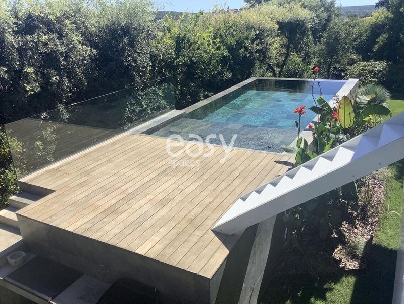 maison contemporaine avec piscine pour tournage