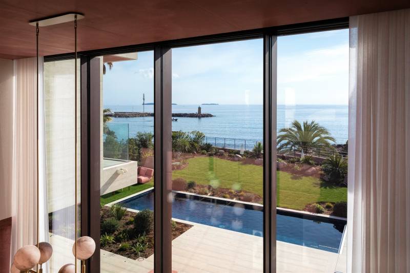 location de villa contemporaine avec piscine shooting cannes