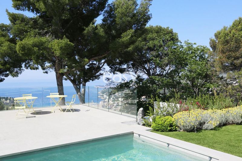maison contemporaine avec vue mer pour prises de vues