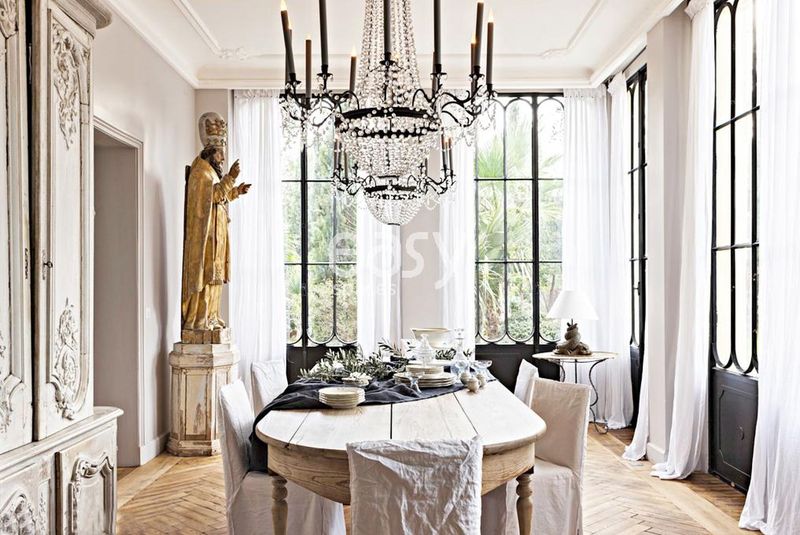 décor de film à louer à avignon 84