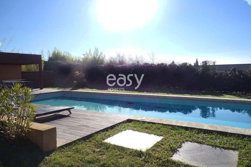 maison moderne en bois pour shooting