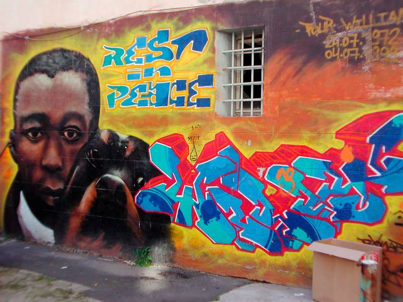 Où trouver des décors de shooting colorés à Marseille: Cours Julien