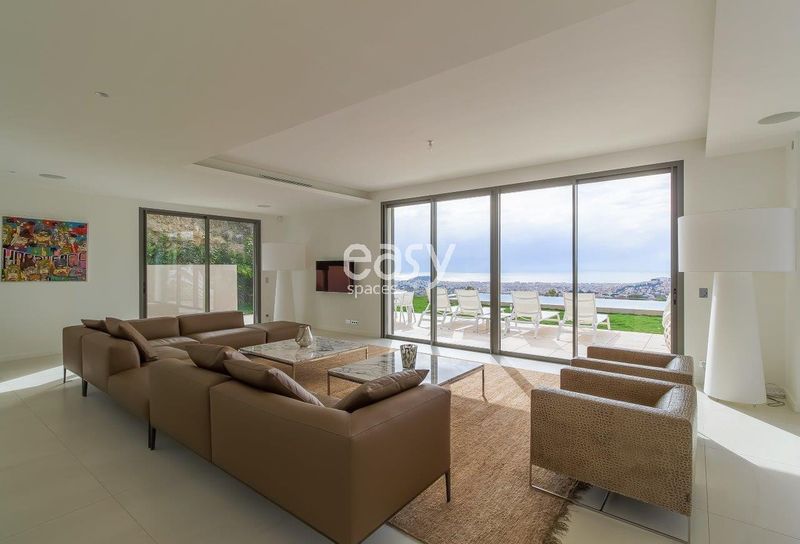 louer un lieu moderne pour tournage pub à Nice dans le 06