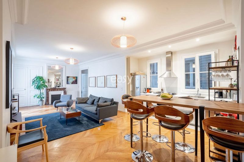 lieu de tournage parquet et moulures à Paris