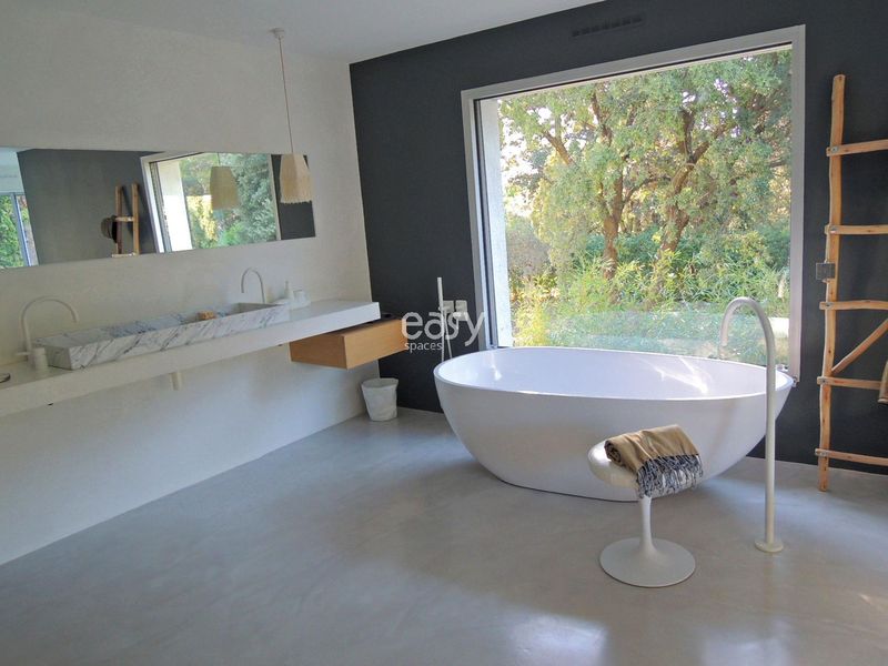 Organisation de prises de vues et tournages près de Nîmes dans une villa d'architecte