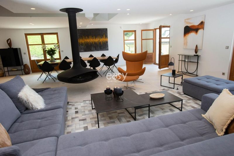 maison moderne pour shooting vue lac