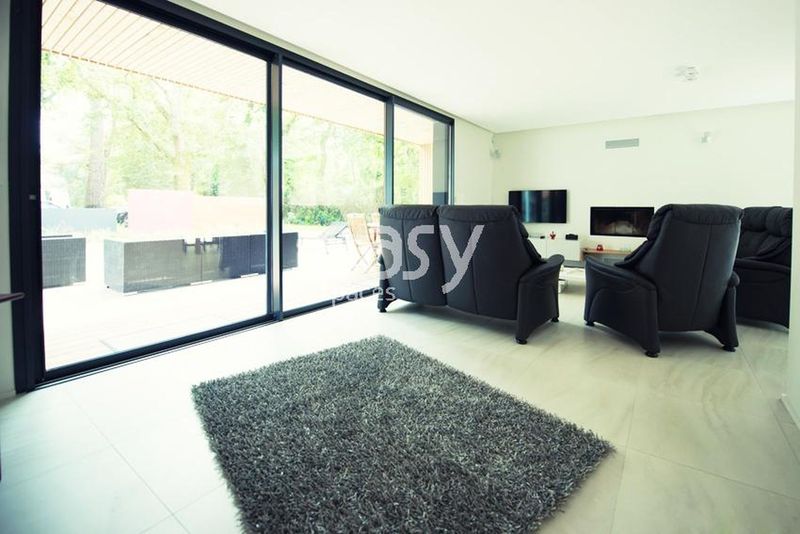 maison en bois contemporaine pour photo et tournage