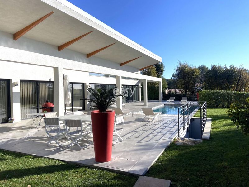villa moderne près de nice