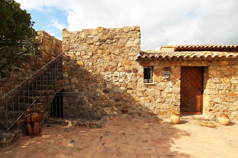 Trouver un lieu type ruine pour un shooting photo, Cannes