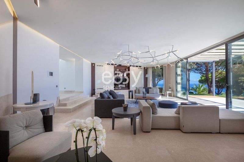 agence spécialisée dans la location de lieux exceptionnels pour le cinéma, la photo, la télévision, et l'évènement professionnel