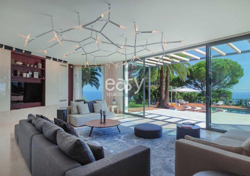 villa ultra contemporaine vue mer pour prises de vues photos en région Paca