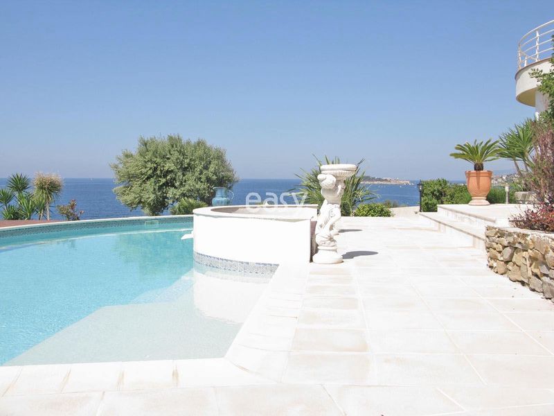 Louer une maison moderne avec vue mer pour photo ou tournage