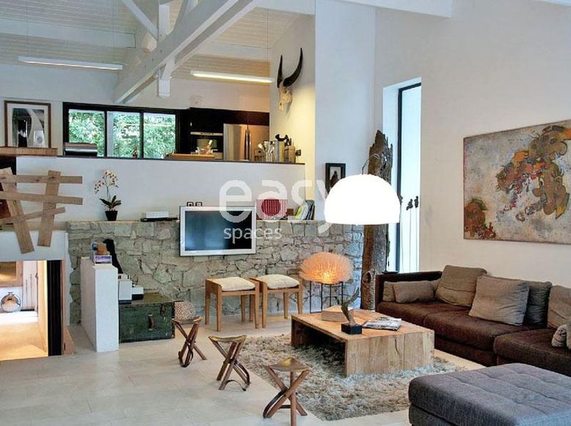 location de décors avec piscine à debordement vue mer sur saint tropez var sud france