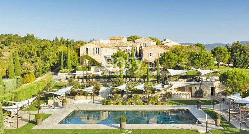 Qui connaît une agence de lieux de tournage pour le cinéma?