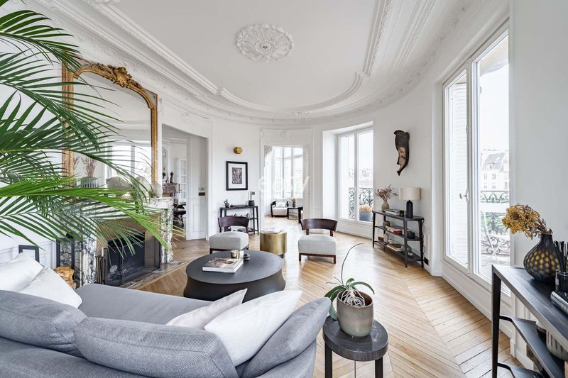 location de lieu shooting parquet moulures paris 75005