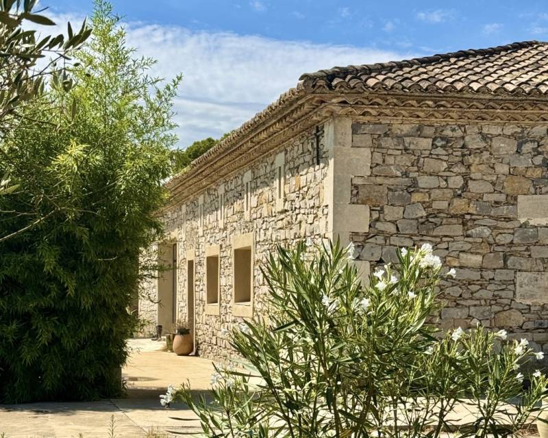 louer une maison en pierre pour production photo