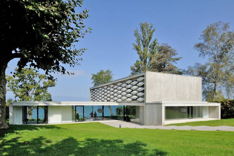 Maison contemporaine américaine vue sur lac à louer pour tournage dans le sud