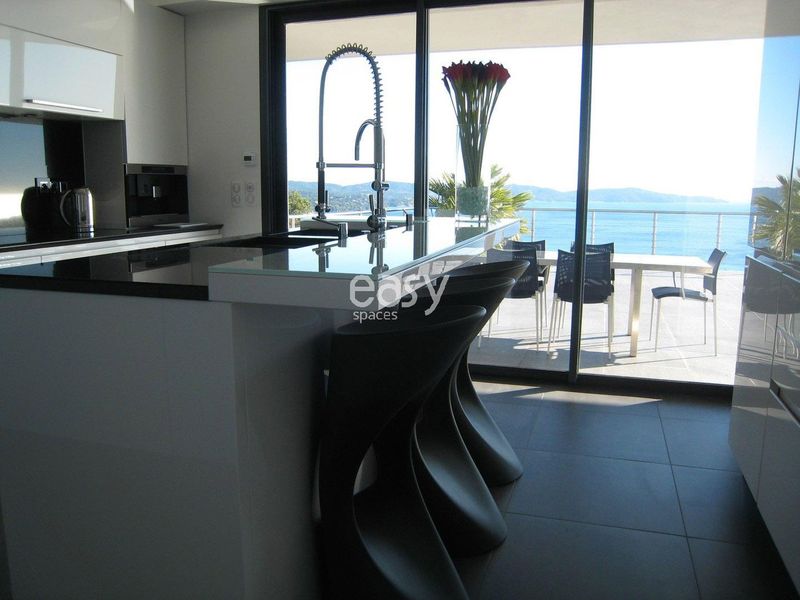 villa moderne avec piscine pour productions photos saint-tropez france