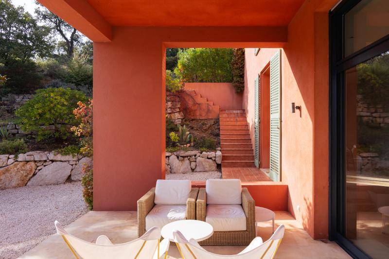 louer une villa contemporaine pour shooting saint tropez