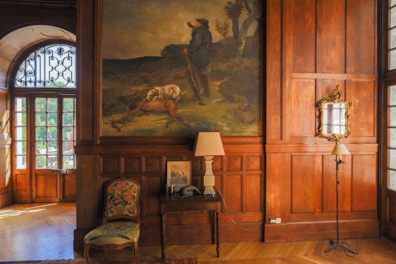 louer un manoir avec de la boiserie pour shooting paris