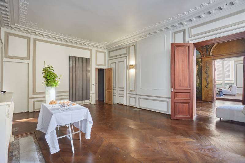 appartement avec parquet moulures à louer pour shooting paris