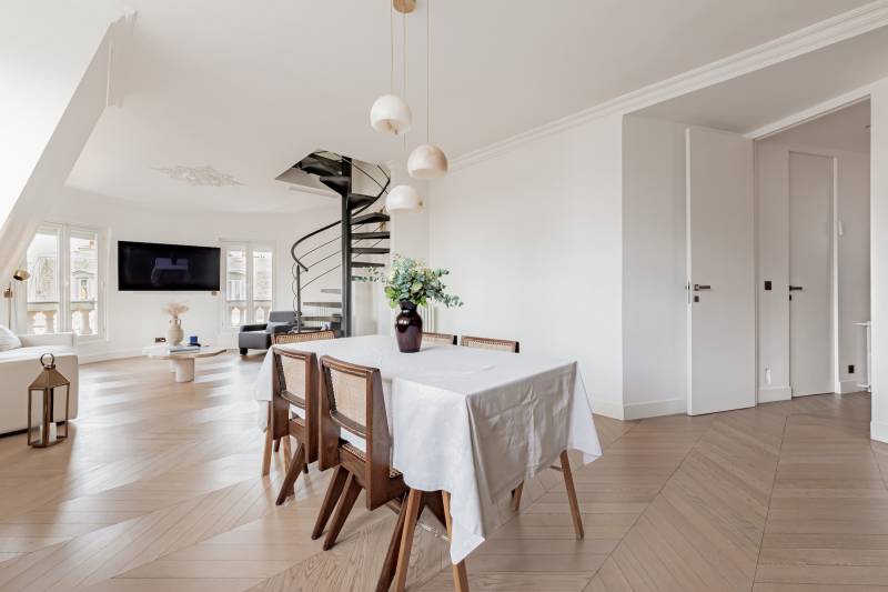 appartement parquet moulure pour shooting paris