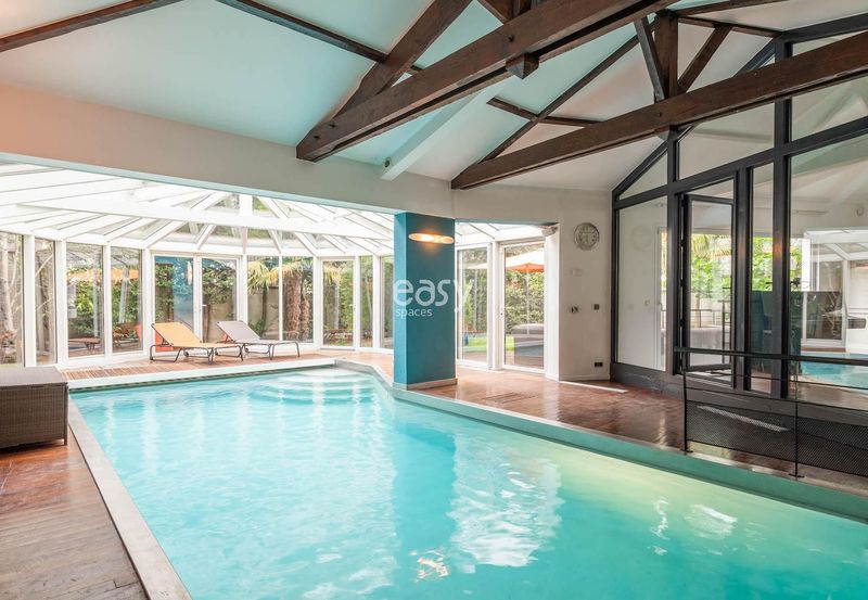 Location maison avec piscine intérieure pour shooting photo paris 75