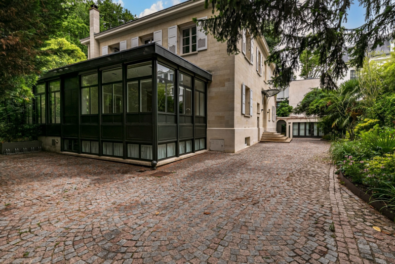 lieu avec piscine intérieure pour tournage paris