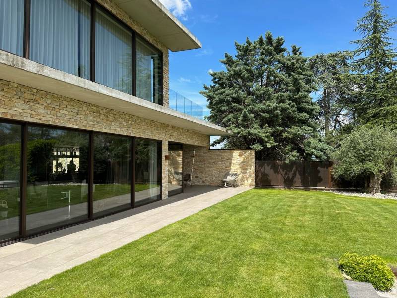 villa à louer pour tournage près de Lyon