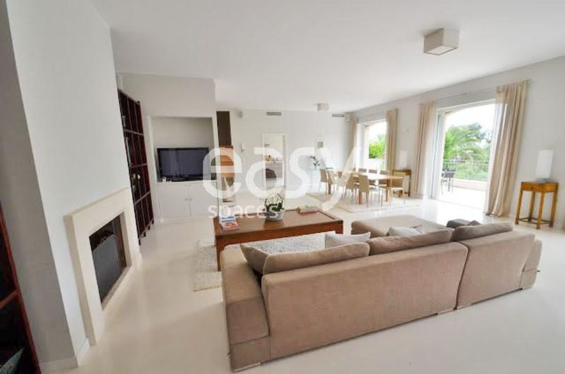 je cherche une villa contemporaine pour un shooting photo