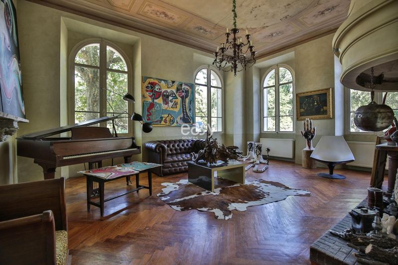 décor insolite à louer pour tournage cannes