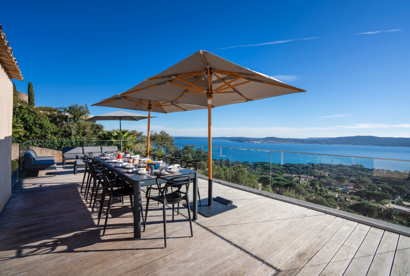 villa piscine vue mer pour shooting saint tropez