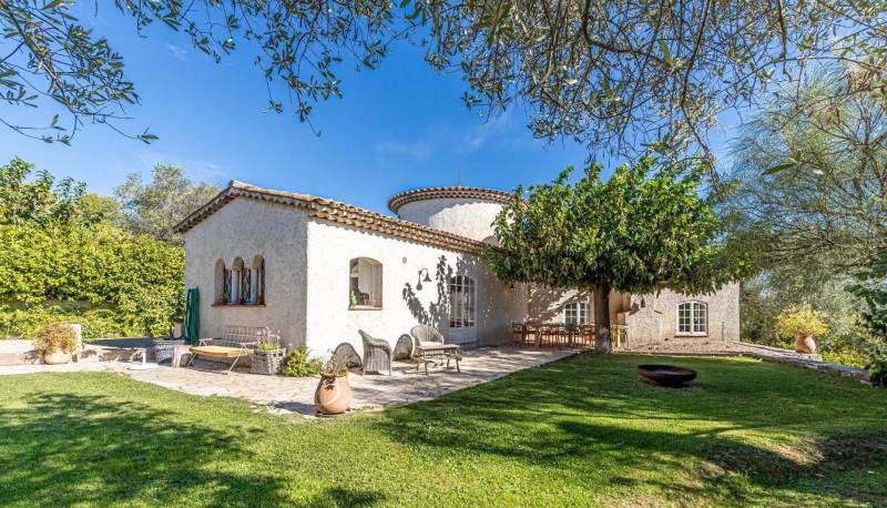 décor pour tournage cannes