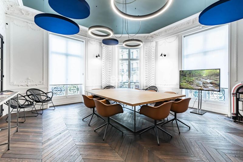 bureau parquet moulures pour shooting paris