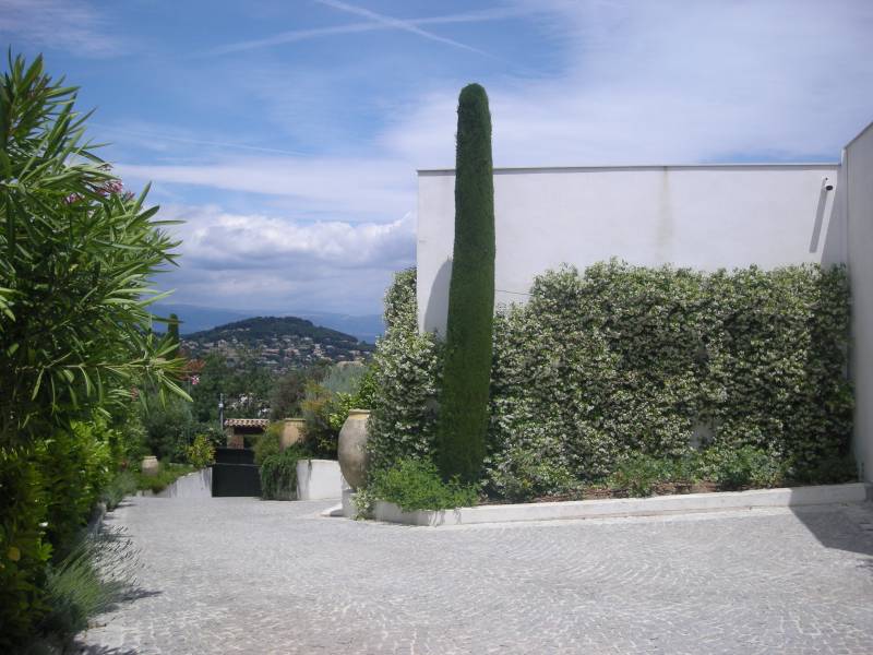 louer un lieu pour exposition de véhicule cannes